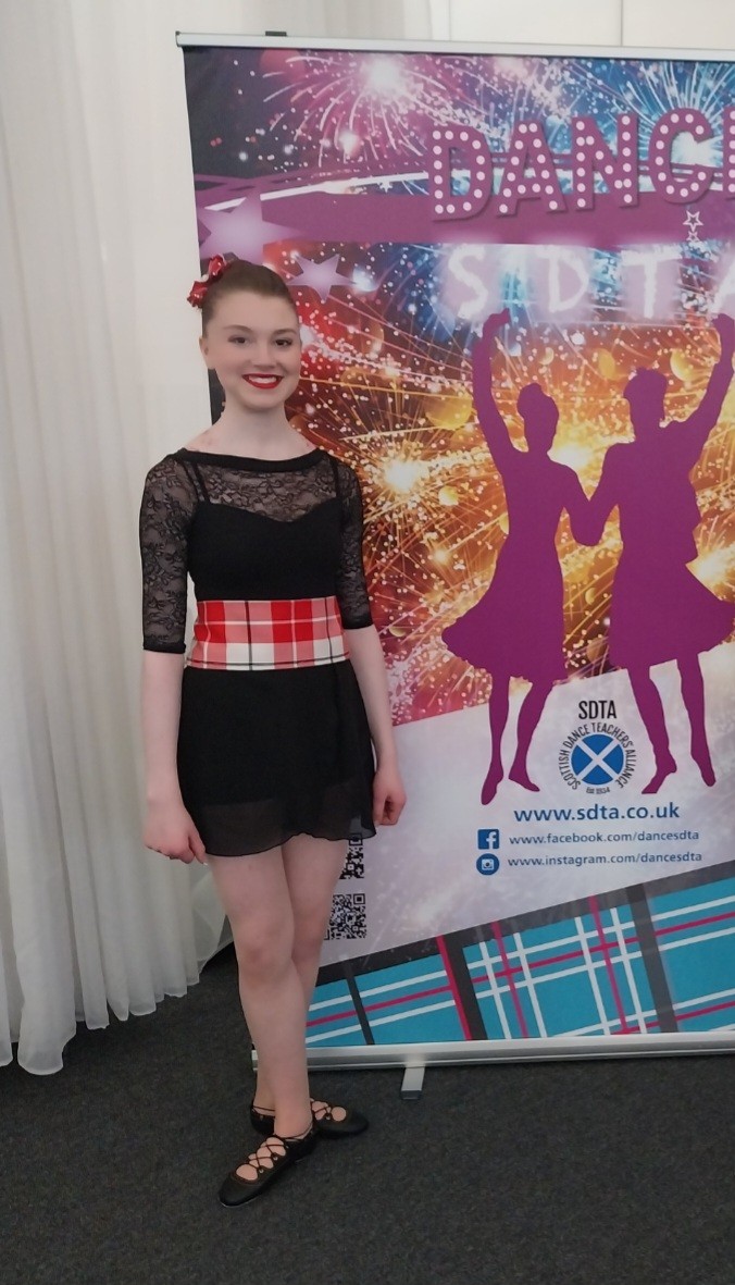Carrick_Academy's tweet image. Congratulations to Aimee McDermott (4Y) who was nominated to attend the SDTA UK and European Scholarship. . She was awarded 3rd place in the Masterclass, Honours in her written paper, and placed 5th in her choreography
