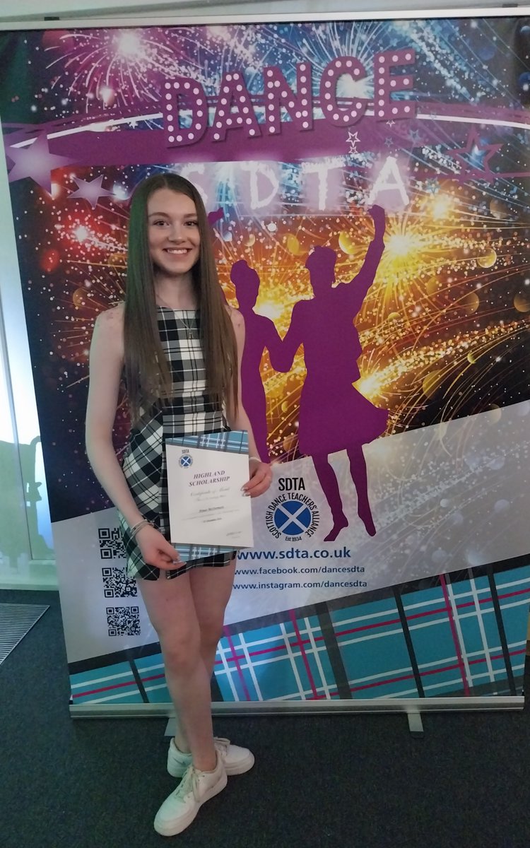 Carrick_Academy's tweet image. Congratulations to Aimee McDermott (4Y) who was nominated to attend the SDTA UK and European Scholarship. . She was awarded 3rd place in the Masterclass, Honours in her written paper, and placed 5th in her choreography