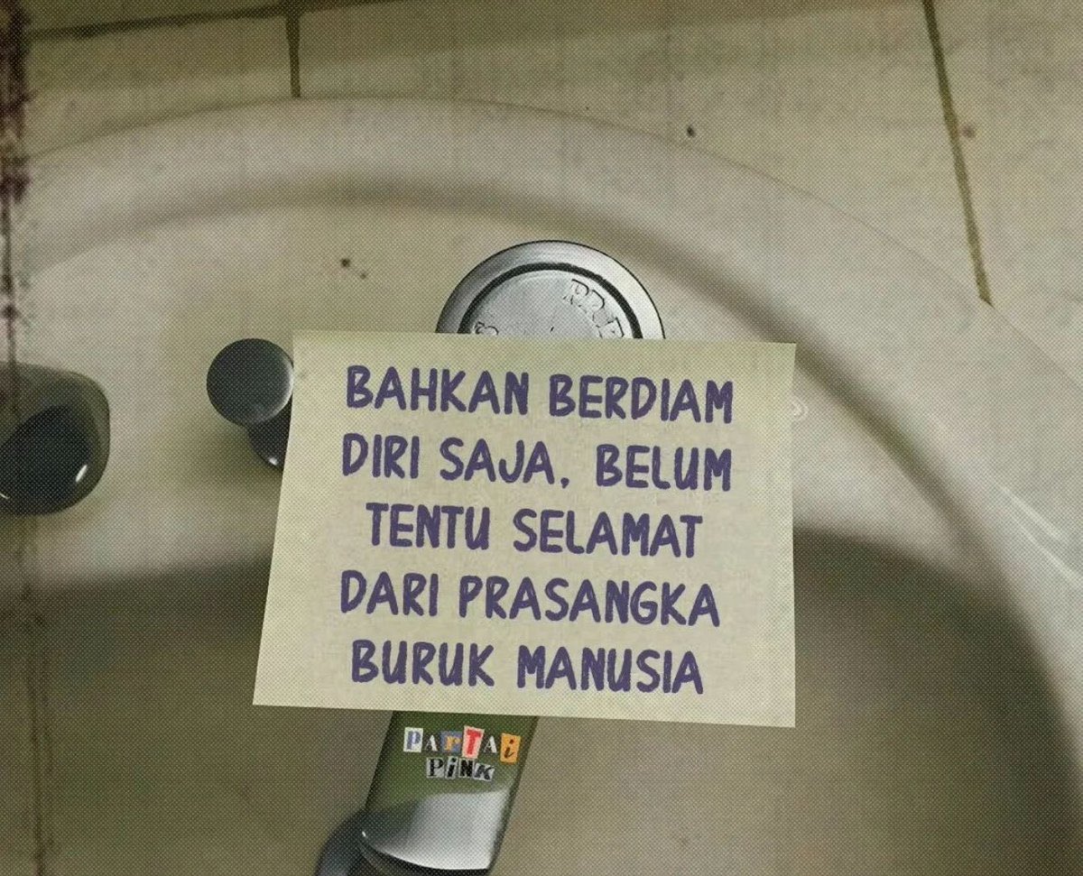 tiwwaays's tweet photo. @kegblgnunfaedh dalam hati bapaknya :-( https://t.co/4mNupRS12m