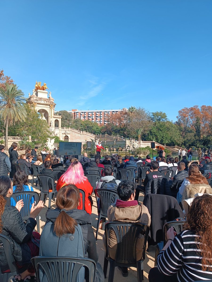 BCN_Accessible's tweet photo. A Ciutat Vella també han celebrat el Dia Internacional de les Persones amb Discapacitat! 🤲

➡️ Flashmob, taller inclusiu, taller de circ inclusiu i lectura del manifest!

#BCNinclusiva https://t.co/3JpjS6DOeM