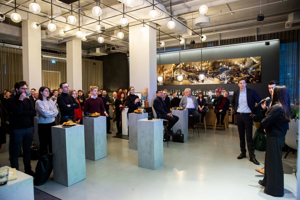 DelorsBerlin's tweet image. ☕️ Welch eine fantastische letzte Ausgabe des EU to go-Frühstücks in 2024! Für alle Interessierten haben wir die Präsentationsfolien auf unsere Website gestellt 👉delorscentre.eu/de/veranstaltu…

Vielen Dank an alle, die teilgenommen haben! Wir sehen uns im nächsten Jahr wieder. 👋