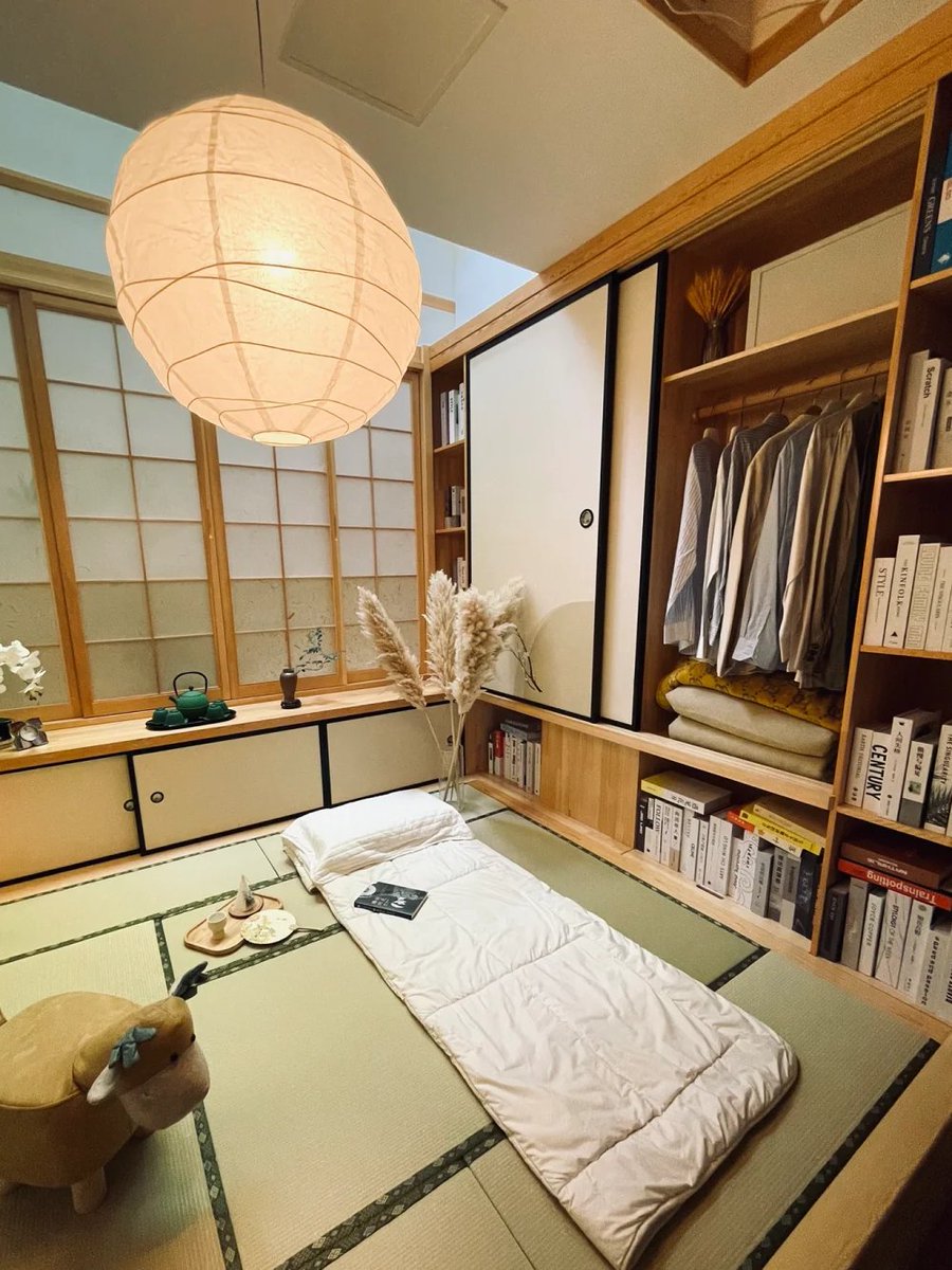 Garbageasdf's tweet image. 本に囲まれている感じが好きです。知識の世界があなたを取り囲んでいます。