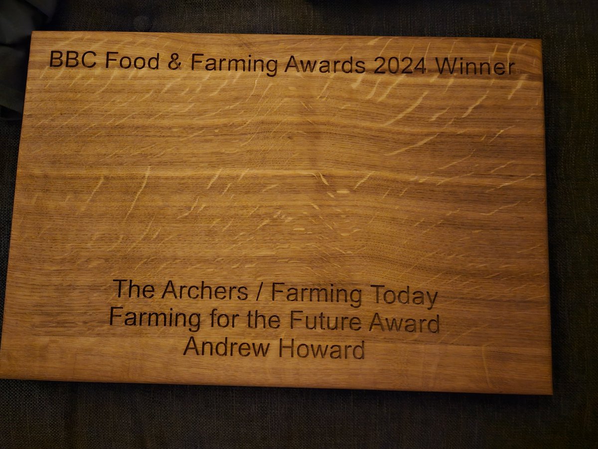 So this happened last night. Feeling very humbled. Like to thank all my friends and peers on here who have helped and inspired me over the years.Too many to name.I have nicked many ideas from lots of people 😂
<a href="/abacusorganic/">ABACUS ORGANIC</a> <a href="/BBCFoodProg/">The Food Programme</a> <a href="/charlottebsmith/">charlotte smith</a> <a href="/KentWildlife/">Kent Wildlife Trust</a> <a href="/Hodmedods/">Hodmedod's</a>