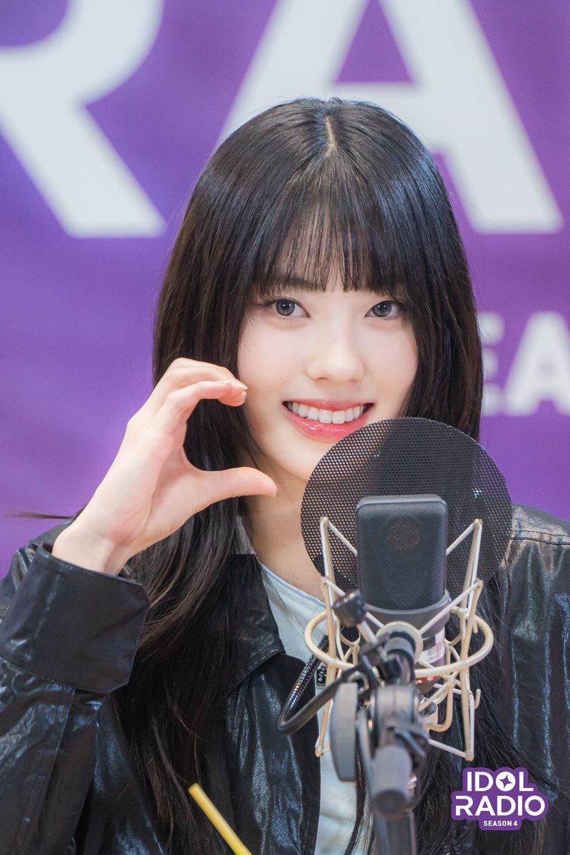 idolradiokorea's tweet photo. [#아이돌라디오4 앨범 241202]

📸EP#79. WHO DAT GIRL IS? 이즈나! (스페셜DJ. ONEUS 서호&amp;건희)

마마쨩 #마이
지마니 #방지민
윤지윤지윤 #윤지윤
코짱 #코코 

@izna_offcl

#MBC #IDOLRADIO #아이돌라디오 #아돌라 #izna #이즈나 https://t.co/F9rCQNaFNU