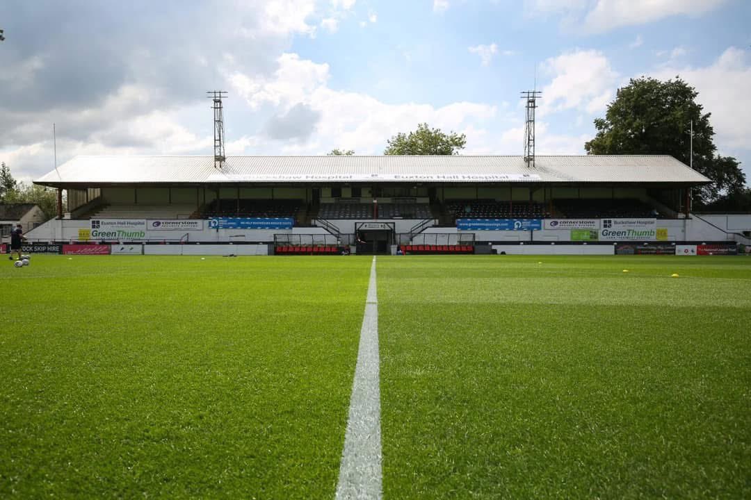 This Christmas Day, National League side @ChorleyFC are opening their stadium doors from 12pm-3pm for anyone who fancies it and may be spending Christmas time alone.

They are offering food and drink for all over the 3 hours they are open that day. 

A really fantastic gesture 👏