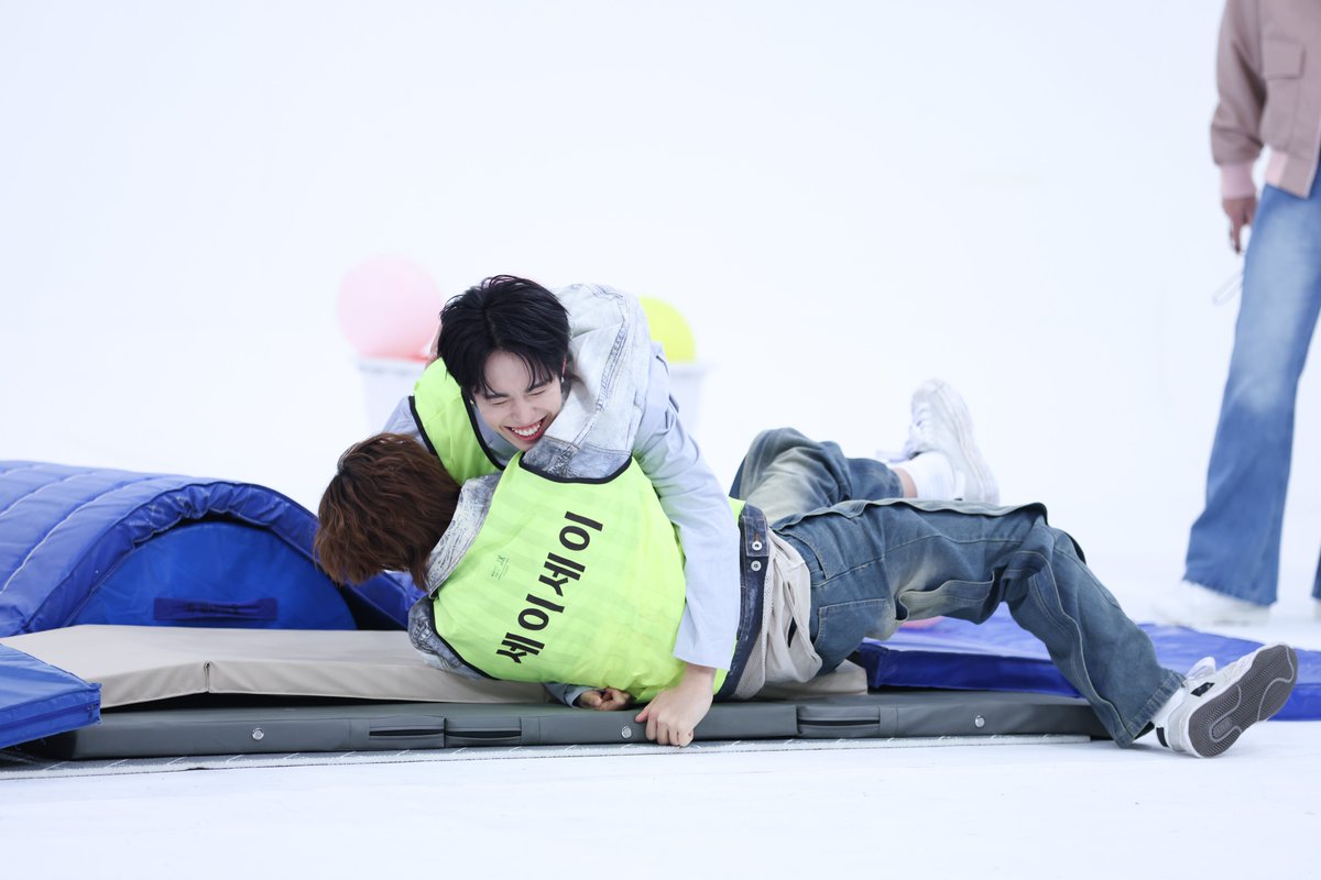 mbcplusm's tweet image. [주간아 선공개]
▪︎NEXZ▪︎

넥스지 등장으로 난리가 나 ✨

📸naver.me/GbD9rH2q

_____
#주간아 #주간아이돌 #Weekly_idol
#NEXZ #넥스지 #ネクスジ
#NALLINA #NEXZ_NALLINA
#토모야 #유우 #하루 #소건 #세이타 #휴이 #유키
@NEXZ_official