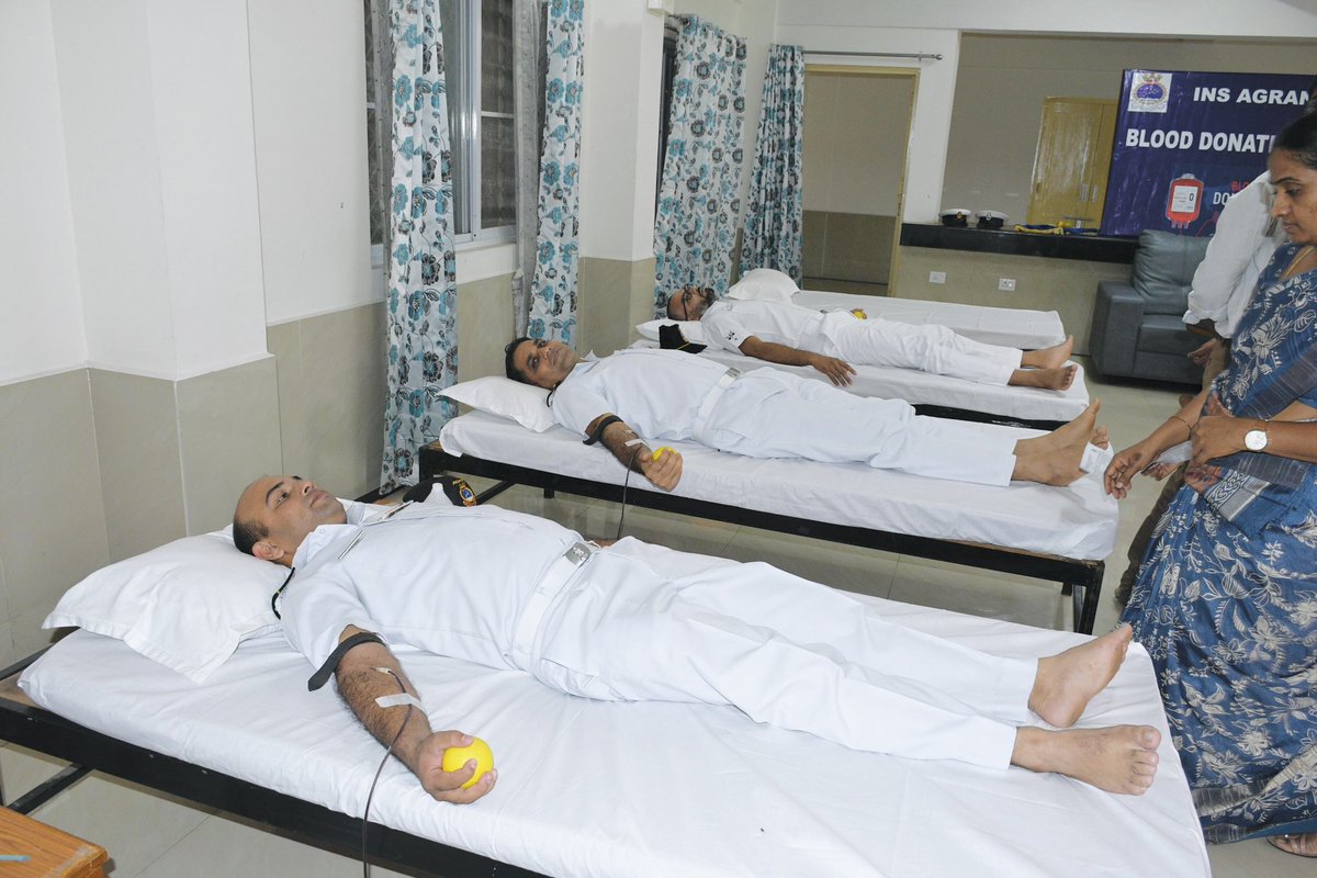 IN_Agrani's tweet photo. #NavyWeek24
#BloodDonationCamp was organised by #INSAgrani and #NWWA in collaboration with #CoimbatoreMedicalCollegeAndHospital . Event saw overwhelming participation of #IndianNavy and #IndianArmy personnel, defence civilians & families who donated blood for the noble cause. https://t.co/wcr74t7IB2