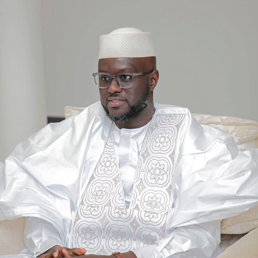 aminatatoureklk's tweet photo. J’adresse mes vives félicitations au nouveau Président de l’Assemblée Nationale @elmaalignjaay et lui souhaite plein succès dans sa mission.
#kebetu #Senegal #Afrique https://t.co/vXt85MFt0N