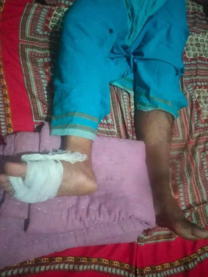 apudas77's tweet photo. All Eyes on Bangladeshi Hindus 
Interim Govt. Chief Advisor is silent and his officials are violating human rights. #Advocates are who try to support #ChinmoyKrishnaDas false case are attacked seriously by mobs. #HumanRights are becoming joke in #Bangladesh 
#UN #BBC #AmnestyInt https://t.co/AzfXNoXuXn