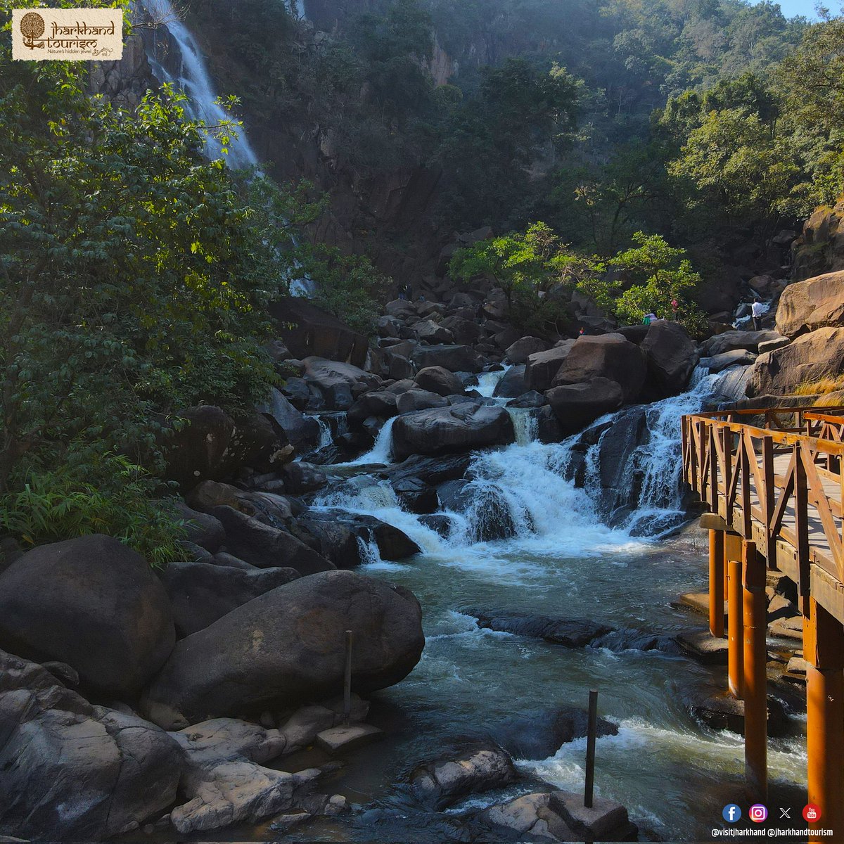 VisitJharkhand's tweet photo. Netarhat, the "Queen of Chotanagpur," offers stunning sunrise and sunset points, the serene Ghaghri Falls, and the historic Chalet House. Its natural beauty and cool climate make it a must-visit destination in Jharkhand.

 #Netarhat #VisitJharkhand #DekhoHamaraJharkhand https://t.co/6C62jQGn7f