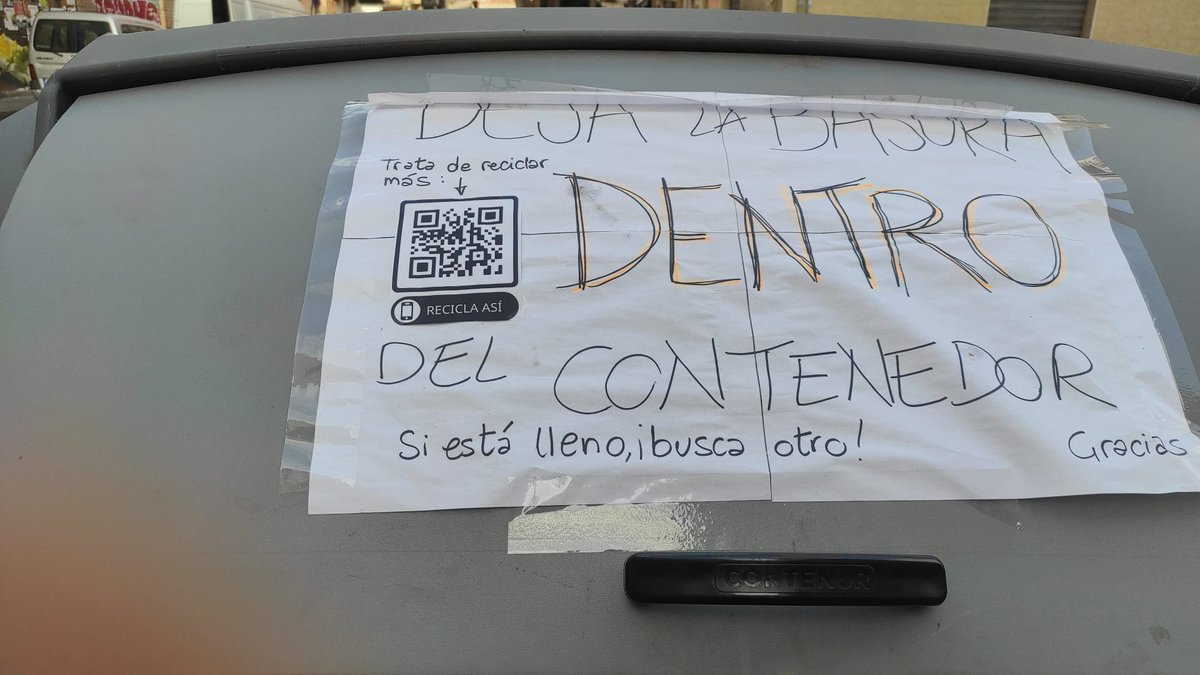 CALalicante's tweet image. La vecindad harta, hartísima, de su inacción, señor Villar @m_v_alc, está tomando su propia iniciativa.
Y no,  esto no ha sido la CAL. Llevaría nuestro logo y no estaría hecho a mano. 
Si esto no le avergüenza...
@Tenecesit_A