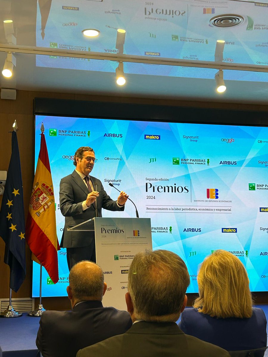 sonipax's tweet photo. Ayer asistí a la Entrega de Premios en la 2ª Edición Premiso Instituto de Estudios Económicos (@IEE_madrid ). 

Enhorabuena a los 🔝 premiados 👏 👏 
🏆 Laura Olías, Carlos Segovia, Pablo Hernández de Cos y Margaritis Schimas

https://t.co/cNHuiKY0DN https://t.co/HL3xAOGwNo