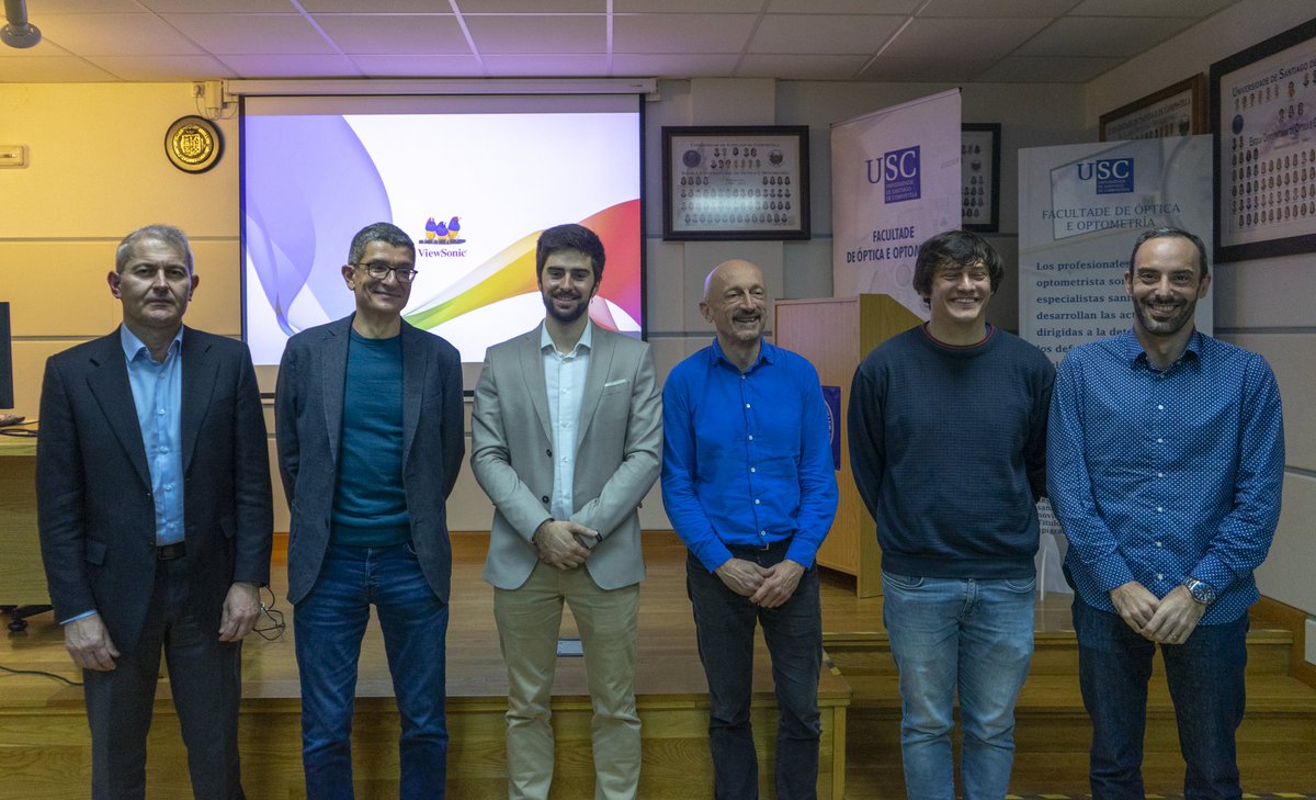 ⚡ Instituto Galego de Física de Altas Enerxías ⚛️ (@igfae_hep) on Twitter photo 🗣️ Este luns 2 de decembro, Imanol Corredoira Fernández defendeu a súa tese de doutoramento, "Medidas da producción de partículas cargadas en sistemas de colisión pequenos no <a href="/LHCbExperiment/">LHCb Experiment</a>", dirixida por Abraham Gallas Torreira e Ricardo Vázquez Gómez.
👏 Moitos parabéns! 🗣️ Este luns 2 de decembro, Imanol Corredoira Fernández defendeu a súa tese de doutoramento, "Medidas da producción de partículas cargadas en sistemas de colisión pequenos no <a href="/LHCbExperiment/">LHCb Experiment</a>", dirixida por Abraham Gallas Torreira e Ricardo Vázquez Gómez.
👏 Moitos parabéns!