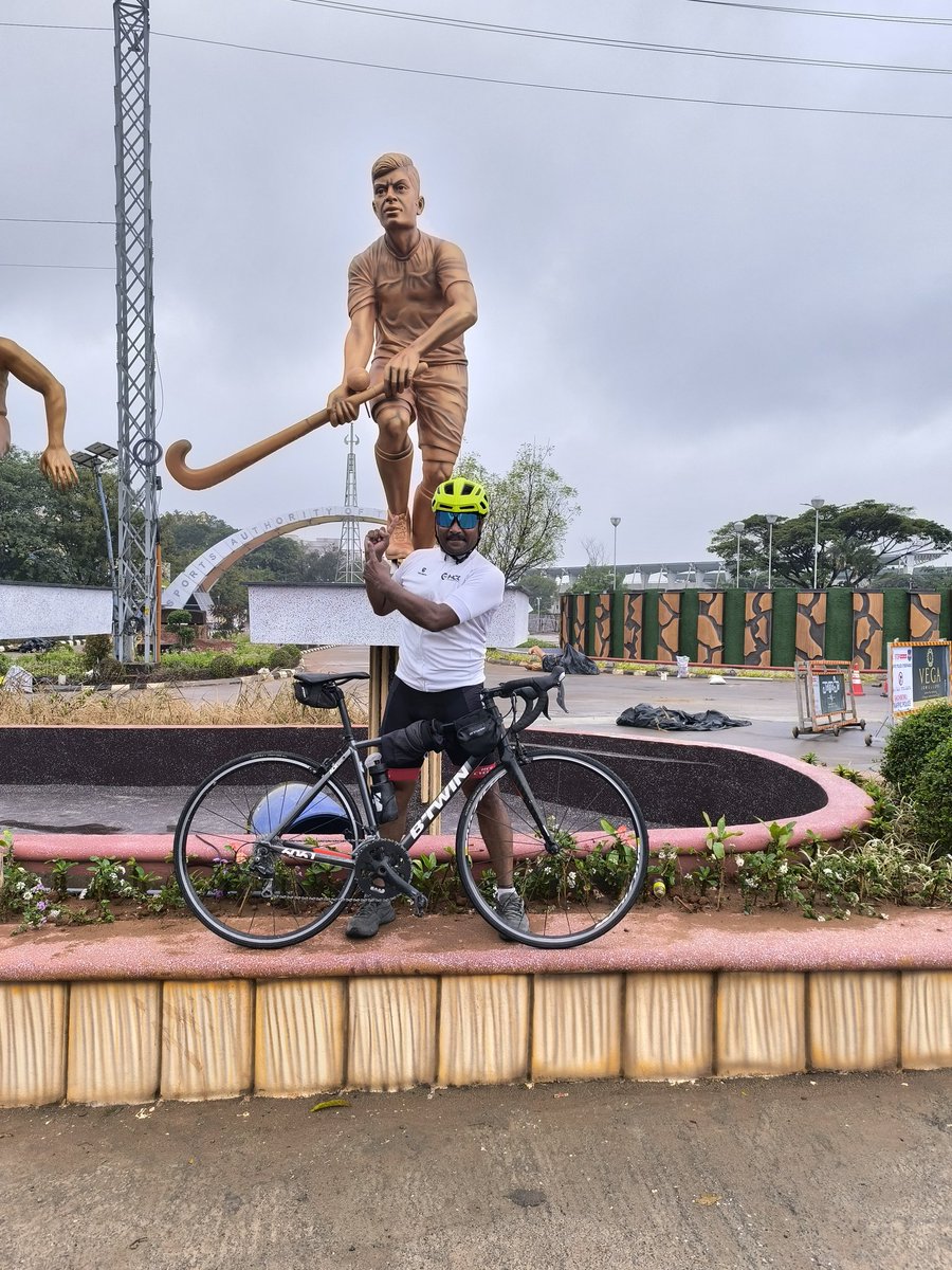 hcggroup2's tweet photo. Lucky to grab 1st picture and we are proud right at the Entrance of Gachibowli Stadium, thank you @TelanganaCMO Sports authority of Telangana @revanth_anumula for this superb initiative @CommissionrGHMC @md_hgcl  @ZC_Khairatabad @HydTimes @jayesh_ranjan @CVAnandIPS https://t.co/3UrHcImpR6
