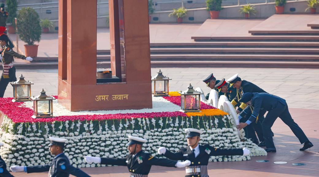 indiannavy's tweet image. With the #NavyDay2024 Ops Demo by the #IndianNavy scheduled at Puri on #04Dec 24, Gen Anil Chauhan #CDS, Adm Dinesh K Tripathi #CNS, Gen Upendra Dwivedi #COAS &amp;amp; Air Chief Marshal A P Singh #CAS paid homage to the bravehearts who laid down their lives in service of the Nation, at