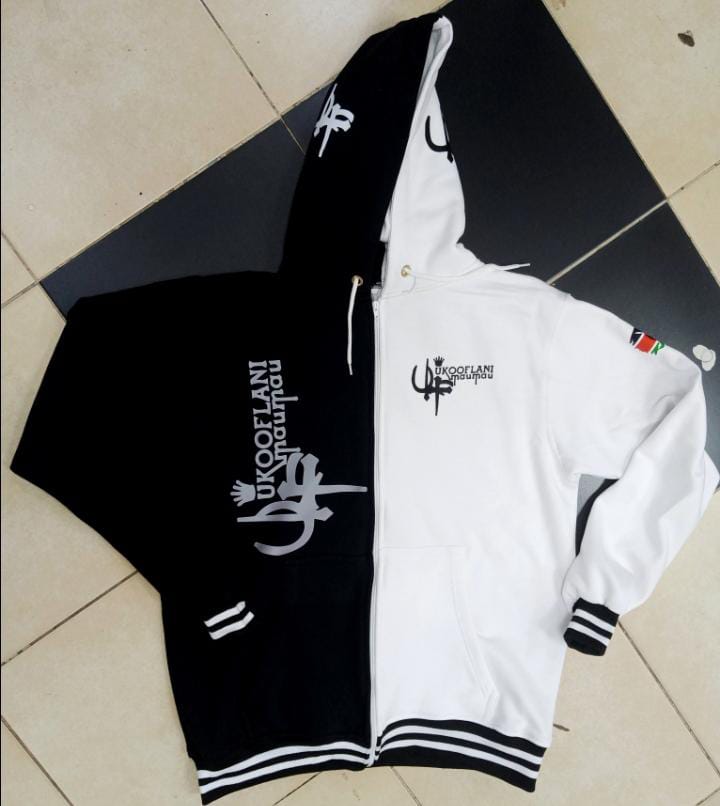 LabalaaMakau's tweet image. SEASONS OFFER!!
Get a FREE ICONIC #UkooFlaniMAUMAU T-SHIRT with the PURCHASE of ANY HOODIE/JUMPER/BOMBERJACKET/COLLEGE JACKET #UkooFlaniMERCHANDISE...
FOLLOW THE LINK BELOW 👇👇👇 
wa.me/c/254723074954