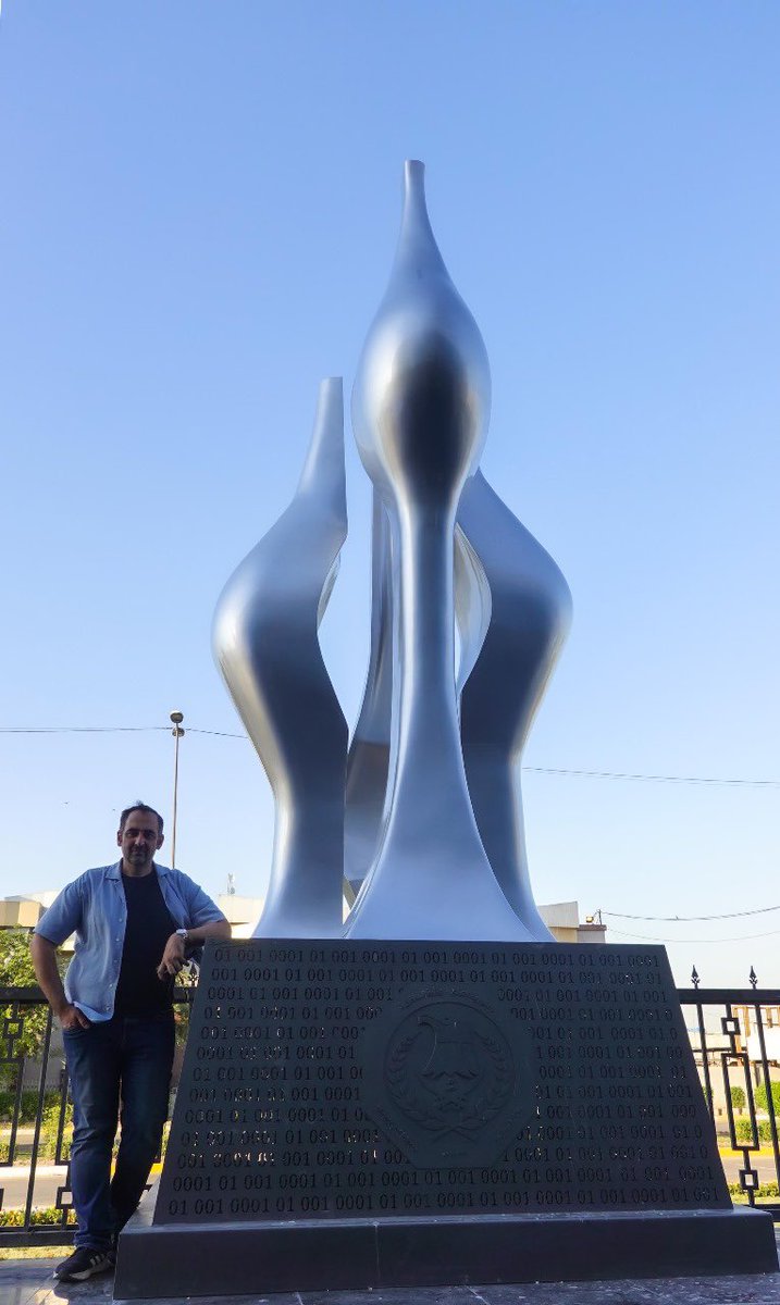sumerart's tweet photo. The Family monument 
The Digital Data Center Of Interior Ministries of Iraq 
7 m high 
2024
#iraq #baghdad #iraqiart #contemporaryart #sculpture https://t.co/JWbSGMX2Ng