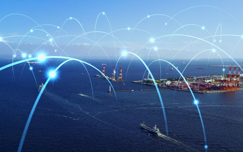 Defense_Talks's tweet photo. The Admiral emphasized the risks to international Sea Lines of Communication (#SLOCs) from conflicts like the Houthis activities. He mentioned missile strikes on merchant ships and the growing use of shore-based and remote weapons by non-state actors as critical threats.
2/9 https://t.co/e5fEcXkHKY