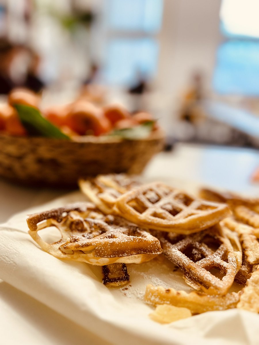 Personalversammlung deluxe: Bei wichtigen Themen wird das Team mit Waffeln und Vitaminen verwöhnt. Herzlichen Dank!