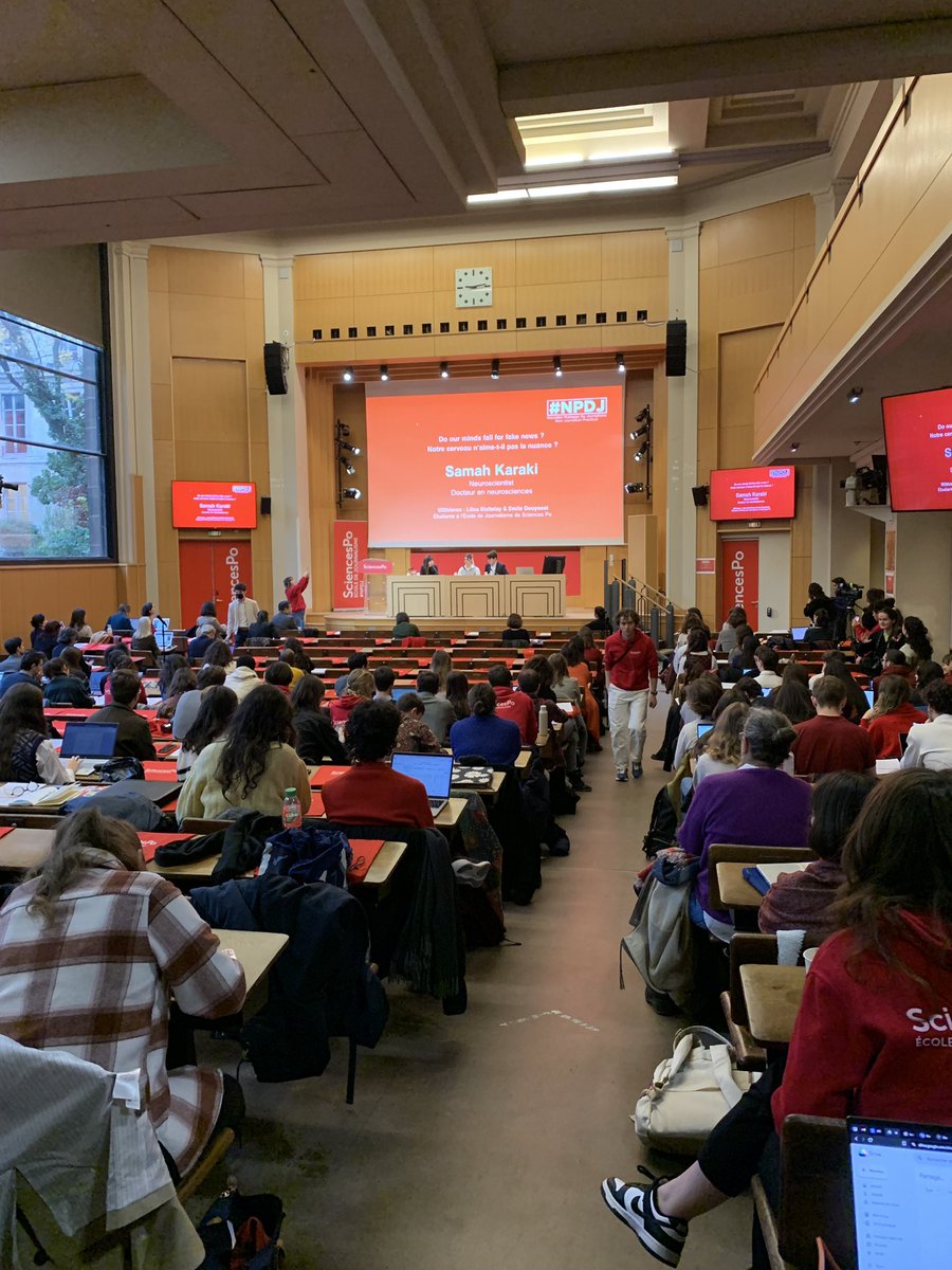 sciencespo's tweet photo. Comment faire du journalisme dans un monde polarisé ?

🎤 On en débat en ce moment à Sciences Po lors des Nouvelles Pratiques du Journalisme #NPDJ, un événement incontournable pour décrypter les transformations du journalisme et des médias de @sciencespoEDJ. https://t.co/fd9htUX3yk