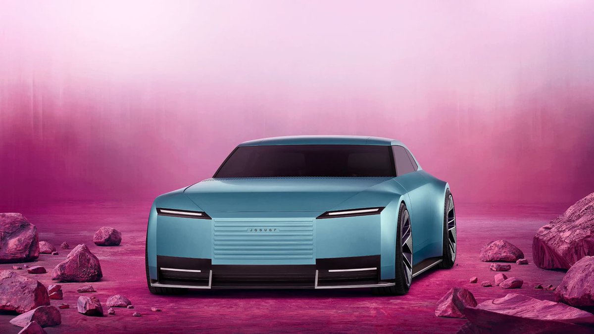 stepanbruner's tweet photo. Na @Jaguar se nedávno snesla vlna hněvu za video, které rozhodně splnilo svůj účel – přitáhlo pozornost. To rozčílení mě tehdy přimělo reagovat https://t.co/7yloRaQogg Teď Jaguar ukázal celé auto. Nízký profil, dlouhá kapota, splývavá záď. Tradicionalista musí být spokojen. https://t.co/EPHJCSY2SM