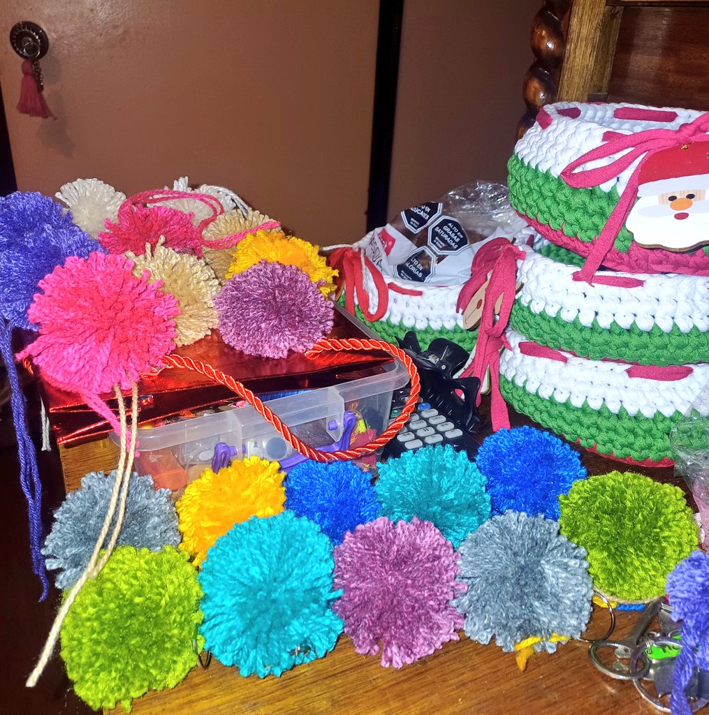 Ilusionencolor's tweet photo. Gracias por sus pedidos y por preferir lo #hechoamano 🎁❤️💚
Estamos full diciembre con la #ventanavideña a todo color 🎄🎅✨️😘 https://t.co/PxrbdEOySq