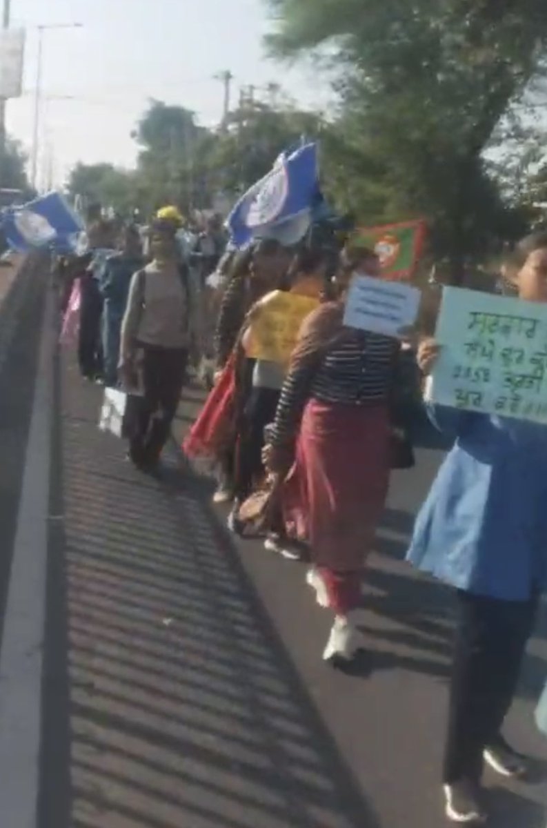 NeelkamalPb's tweet photo. What is happening in #Punjab as protests all the way ⁦@1158APFront5aab⁩ marching to CM residence at Sangrur for fast unto death, even women activists in fight against #WaterPollution, farmer leader ⁦@JagjitDallewal⁩ already on fast unto death for legal right of MSP https://t.co/etesQH1BGh