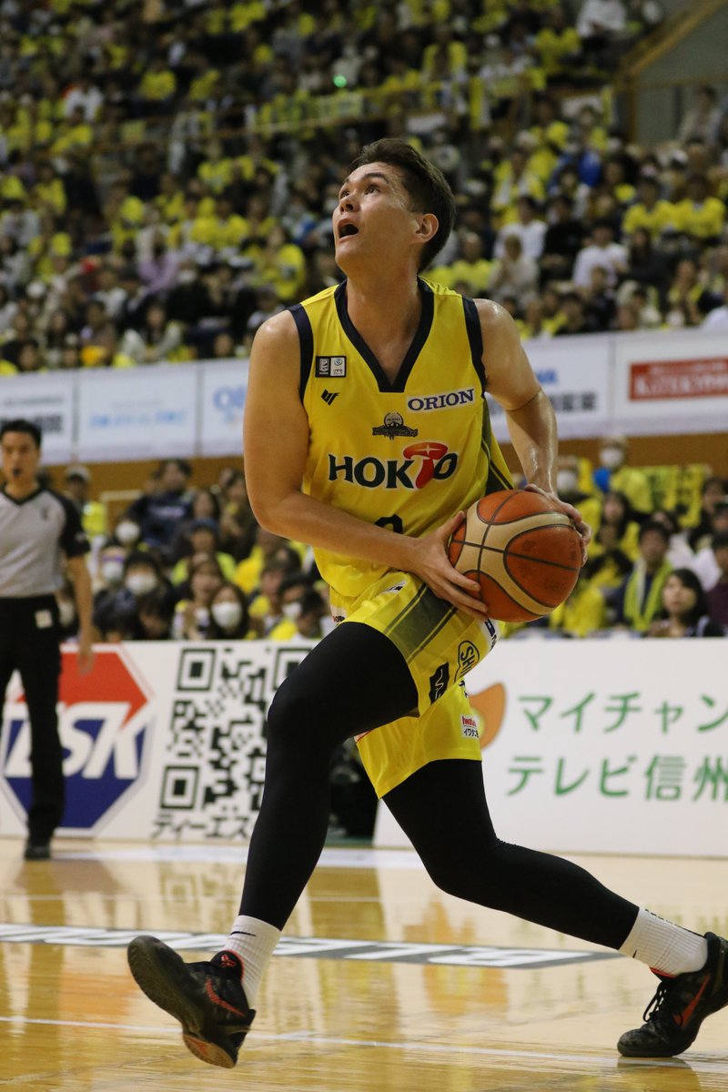 shinshubw's tweet photo. ／
ドンリー選手に
お祝いメッセージを送ろう‼
＼

12/11㈬は #エリエット・ドンリー 選手の誕生日🎂
ドンリー選手のお祝い・応援メッセージをLINE公式アカウントで募集中💌
トーク画面に「A1203」と送ると自動で返信されるURLからご協力をお願いします👏

さらに簡単なアンケートにお答えいただいた方の中から抽選で12/7㈯,8㈰ #愛媛オレンジバイキングス 戦の観戦チケットをプレゼント🎁

LINE公式アカウントはこちら👇
https://t.co/wXWdkXQCHD

締切は12/5㈭15:00〆‼
メッセージお待ちしています✨

#信州ブレイブウォリアーズ
