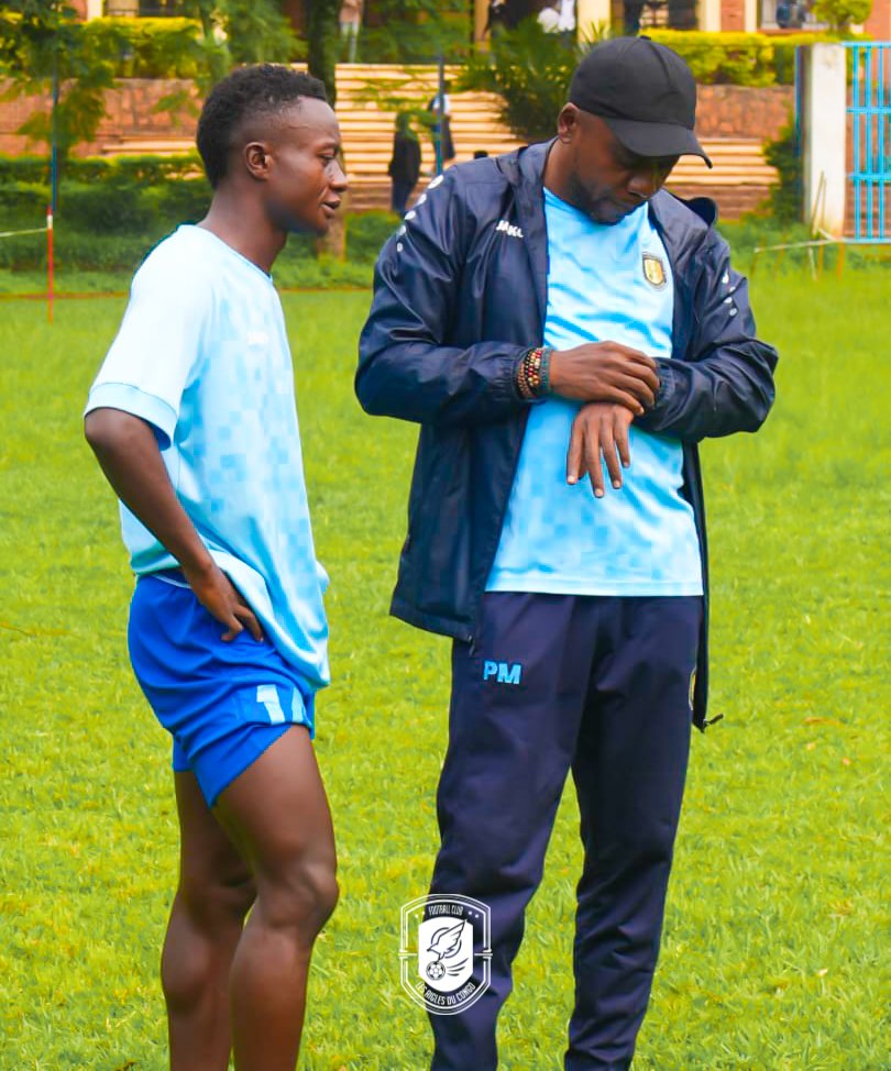 FC_AiglesRDC's tweet photo. Training session avant d'affronter l'OC Bukavu Dawa.
.
.
.
#fclesaiglesducongo #fcaiglesducongo #fcaigles #aiglesducongo #Bukavu #voyage #BukavuDawa #IllicoCashLigue1 #ProchainMatch https://t.co/cgQSOMnLsu