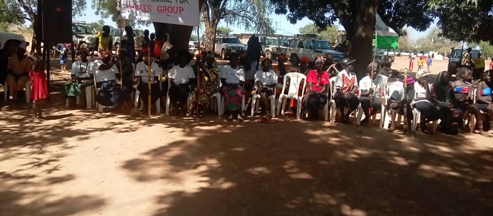 Narrative_Hub's tweet photo. Lack of active participation of women in key decision-making centres is slowing the fight against GBV, Malek-Alel Paramount Chief has said. "Judges could be women to judge cases fairly."
NH is co-organising #16DaysOfActivism with @USAIDSavesLives support 
through @IOMSouthSudan https://t.co/FLVTC3VVrx