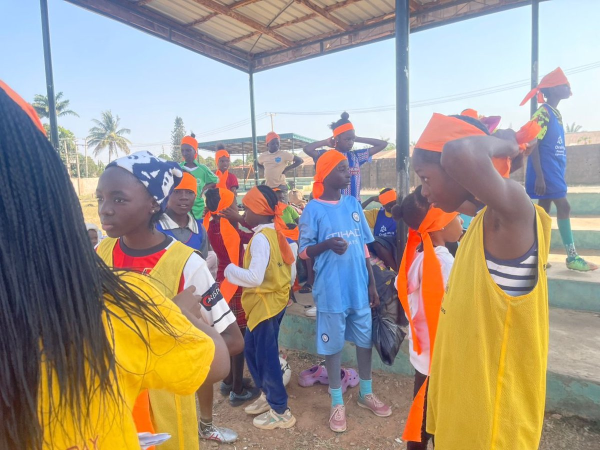 orahbayitfound1's tweet image. How can we create a safer, more supportive community? Our #PlayAndExcel girls explored this during our 16 Days of Activism against GBV, taking steps towards lasting change and personal safety. #NoExcuse #16daysofactivism #TimetoAct #TakeAction #community #personalsafety