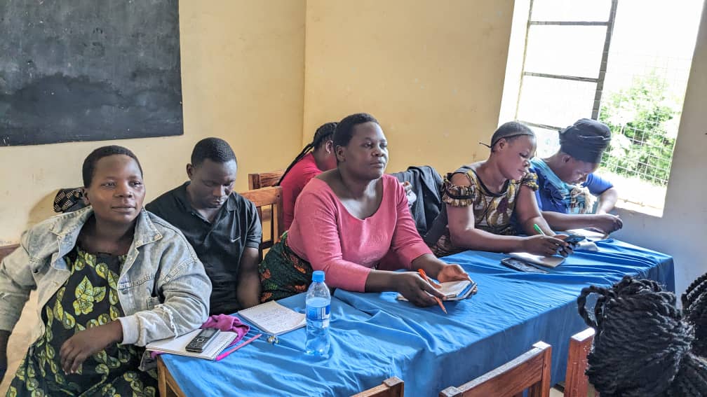 CBCC_Africa's tweet photo. Seed production challenges are more than agricultural hurdles—they're barriers to economic empowerment.
In partnership with @TanzaniaOfficialSeedCertification Institute, we’ve trained 43 youth &amp; women in Songwe to improve sorghum &amp; groundnut seed production   #TanzaniaAgriculture https://t.co/HL7fHFtT5Q