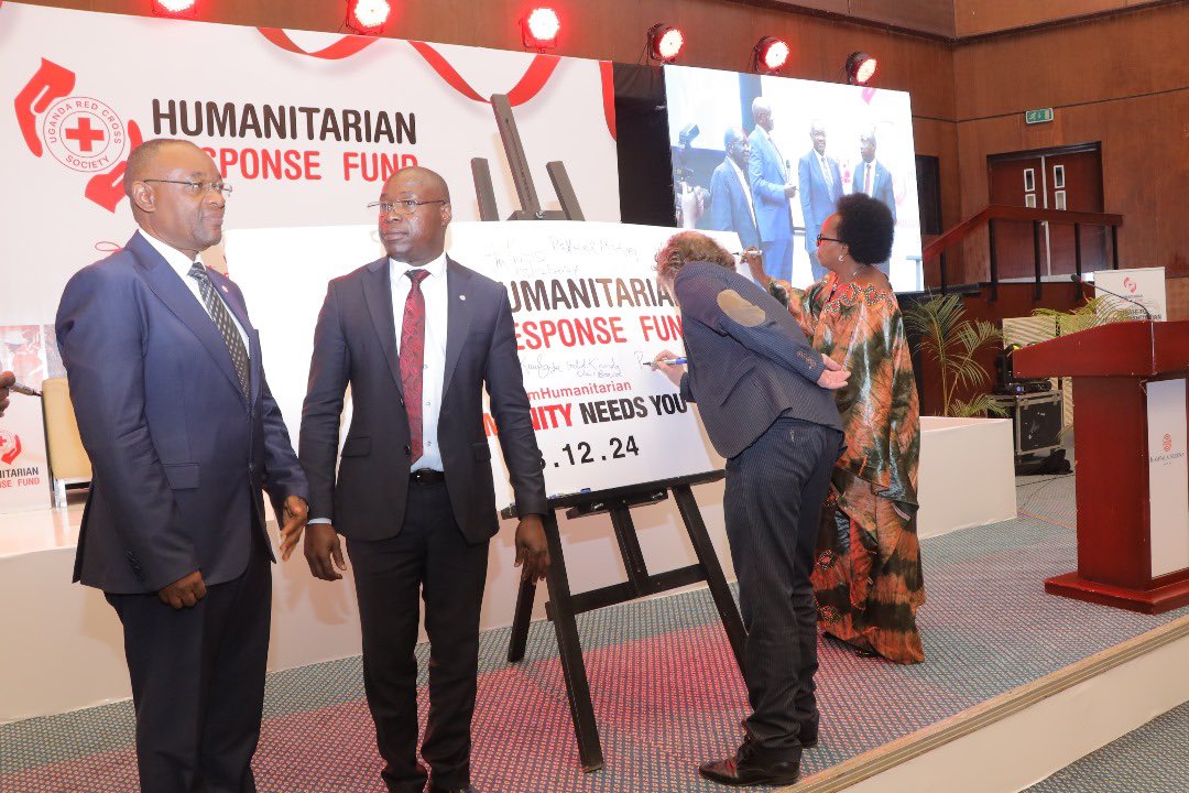 Esau_Matsiko's tweet photo. UPDATE 🚨 The Uganda Red Cross Society Humanitarian Response Fund has officially been launched by Hon. Raphael Magezi (on behalf of the Prime Minister) and Hon. Hillary Onek
#URCSHumanitarianResponseFund #HumanityNeedsYou
#SavingLives
#URCSAt60 https://t.co/ae1QoYdydw