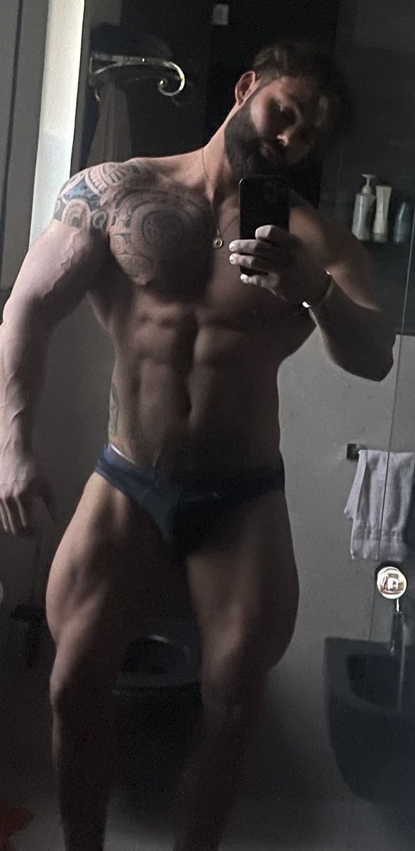 BigMuscleBull's tweet photo. Buongiorno a tutti miei cari 🥰🥰🥰🥰🥰🥰🥰💘😇😇
#_@thexxlmen
@Gyxgyx5 
@MaschiBoni 
@BonjourAxxel
@BoysNxtDoorFREE 
@italianboys_it
@official_gay_it
@gaywatersp 
@solomanzi_ita 
@official_gay_it 
@GayAmateursProd @italianboys01 
 @_badboysworld_ 
@solomanzi_ita @macelleria2_0 https://t.co/YXcHDWWxZW
