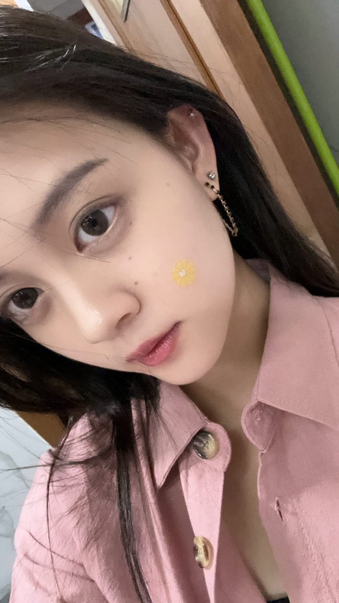 Christyzer's tweet photo. Semangat kegiatannya sheng🤍 @A_ChristyJKT48 

Before                         After https://t.co/Jo8MrKPRWB