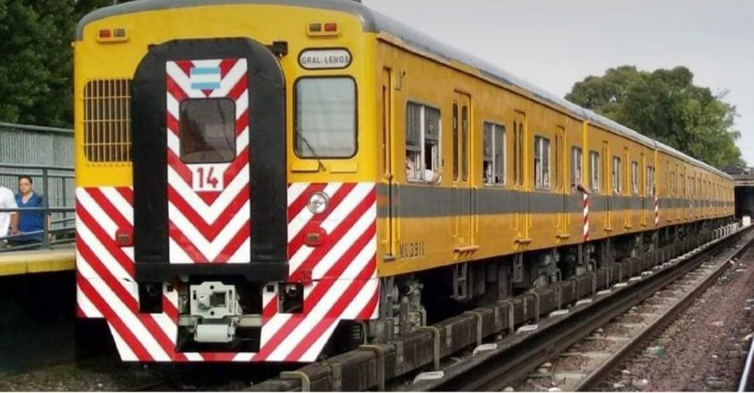 aleginart's tweet image. ⚠️ Todas las líneas de trenes, Sarmiento, San Martín, Mitre, Roca, Urquiza, Belgrano Sur y Norte circulan con #DEMORAS por medida de fuerza gremial.
Conductores circulan a 30 km/h.

Salí con mucha anticipación.

@ernestoarriaga @VTVinfo