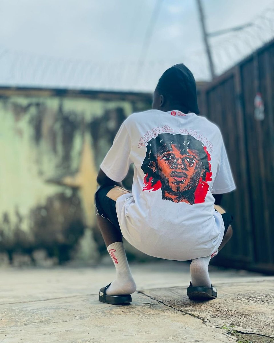 Zer0Gang's tweet photo. @seyi___vibez Customized Tees, Cap &amp; Hoodies are available,  you can print your name, quotes or logo in your T shirts! Contact us via call or WhatsApp 09030752300 https://t.co/Oy8Va5ppgO
