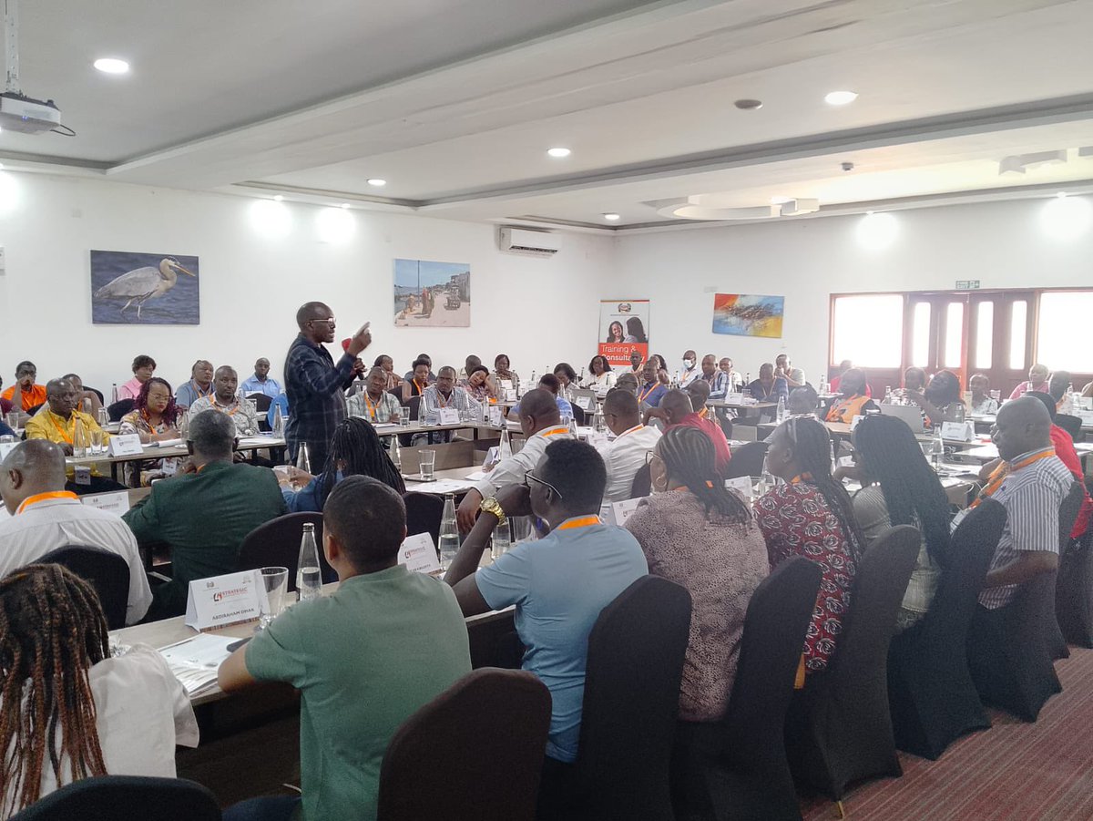 KIMKenya's tweet photo. In today’s mid-morning session, Dr. Muriithi Ndegwa captivated the audience with an insightful talk on Sustainable Leadership: Integrating ESG (Economic, Social, Governance) Goals into Strategy. 🌍💡 https://t.co/se5MXFVY1o