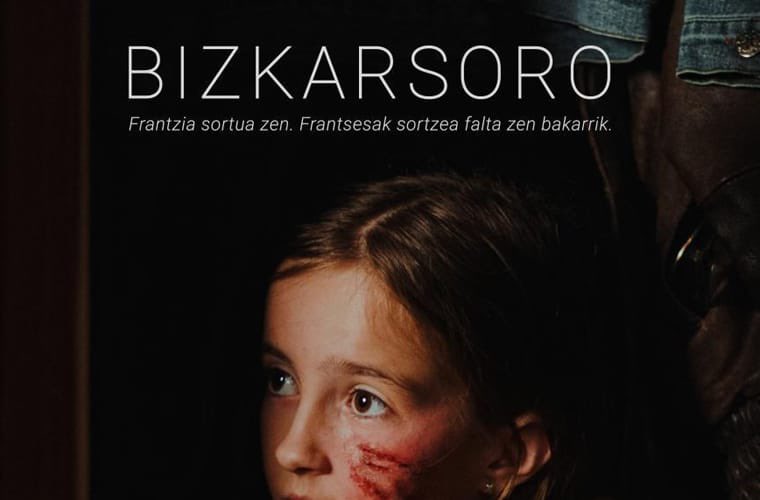 🎬 ADI! Gaur, #EuskararenEguna, 'Bizkarsoro' filma estreinatuko da <a href="/euskaltelebista/">ETB</a>|n! 21:45ean ikusi ahal izango da Etb1-en. Etzazue galdu euskararen aurkako jazarpenaren inguruko film bikain hau! 🎬 <a href="/Gastibeltzafilm/">Gastibeltza filmak</a> #pantailakeuskaraz