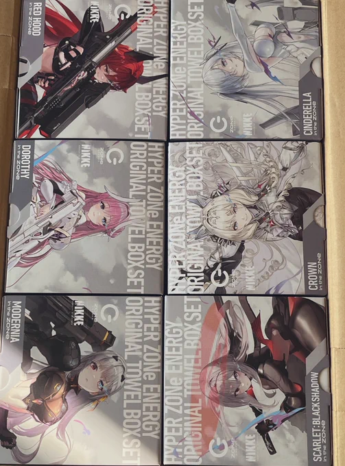 nikeeのAEON×ZONEコラボの
ZONE買えたよぉっっ
マフラータオル、コンプじゃ～!!

めためた発色が、よきなので飾る✨️(  ー̀֊ー́ )

まだ店頭に並んでるかは
吝か謎ですが、お早めに(๑•̀ㅁ•́ฅ✨

最近のニケの話ですが
シンデレラは3凸+コア3しました〜
完凸したかったっ😇 