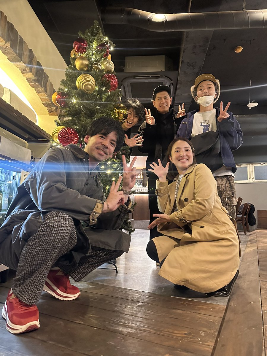 chakkajuku's tweet photo. レストランで美味しいお酒と料理と共に芝居を愉しむ、新感覚エンタテインメント「FELLOWS CREATIVE LIVE」

株式会社フェローズさんの企画として！
着火塾がSituation Liveします！

『として、』

📝日程：12/14・15
🍽場所：FELLOWS Bistro&amp;Bar ＠恵比寿
https://t.co/uuzMbBacy6 https://t.co/D4CCdyxvsR