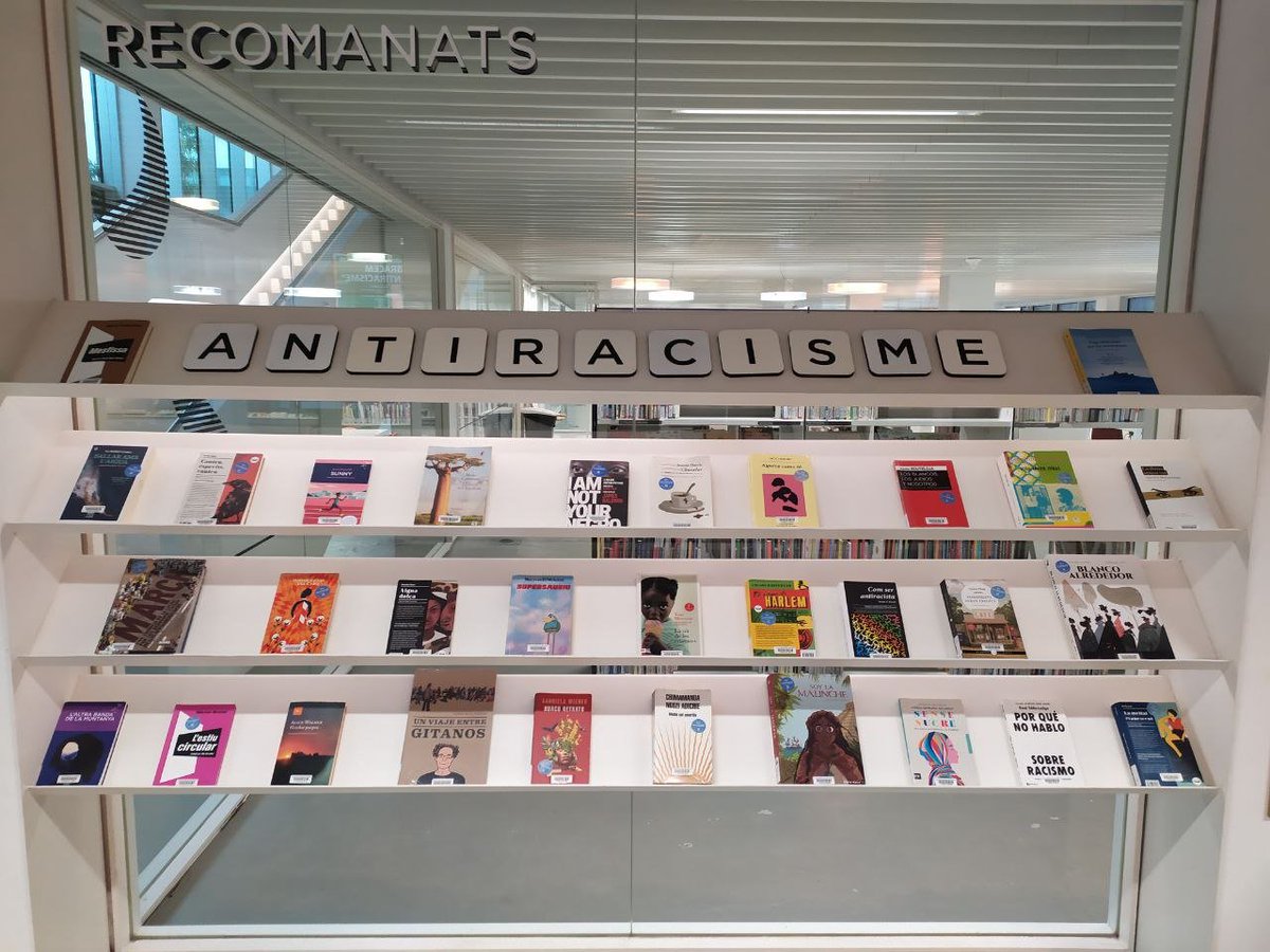 #BibliotequesExpandides | Engeguem una nova línia de treball a l'#EspaiAvinyó, en col·laboració amb <a href="/BibliotequesBCN/">BibliotequesBCN</a>, per abordar el #racisme en el món editorial i reflexionar sobre el paper de les biblioteques en les narratives d’autorepresentació.

📍 Biblioteca Camp de l’Arpa