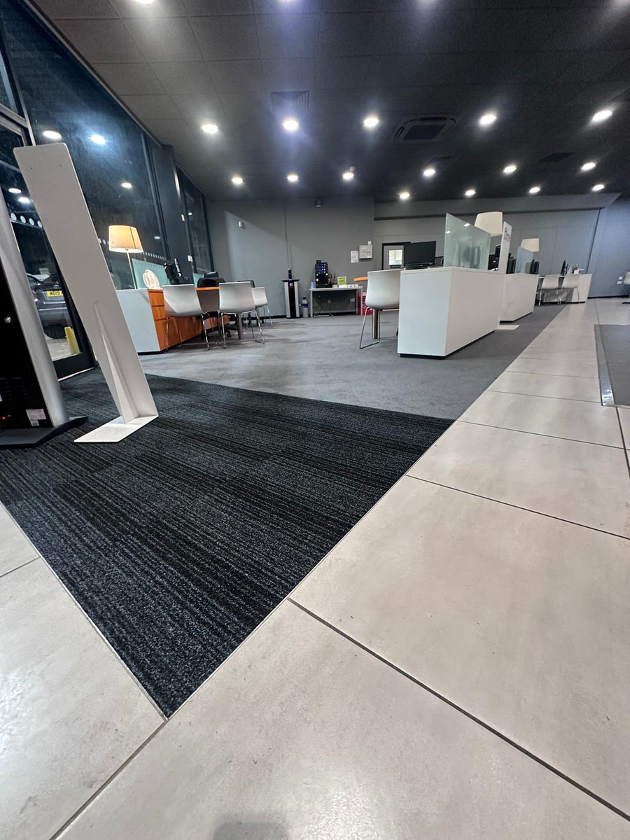 bossflooring's tweet photo. That’s a wrap on this lovely Showroom all ready for Christmas. https://t.co/qXTqvMNuqm