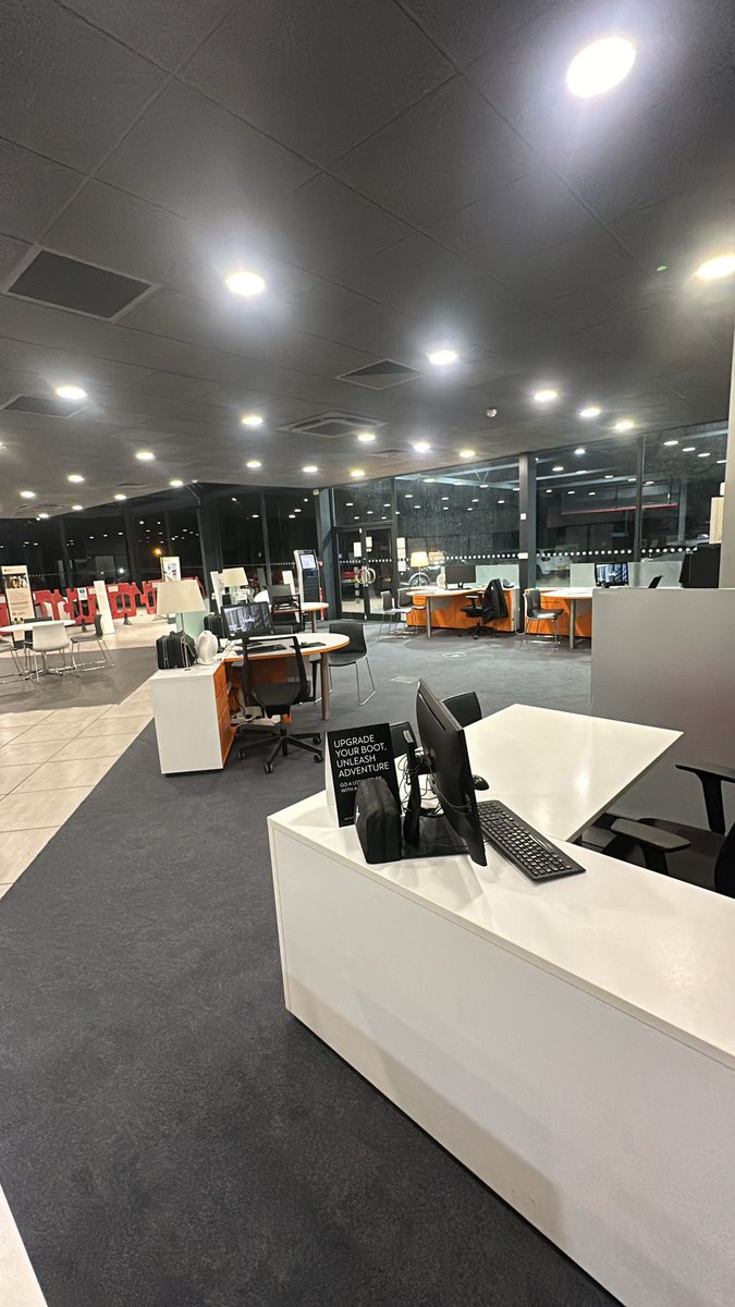 bossflooring's tweet photo. That’s a wrap on this lovely Showroom all ready for Christmas. https://t.co/qXTqvMNuqm