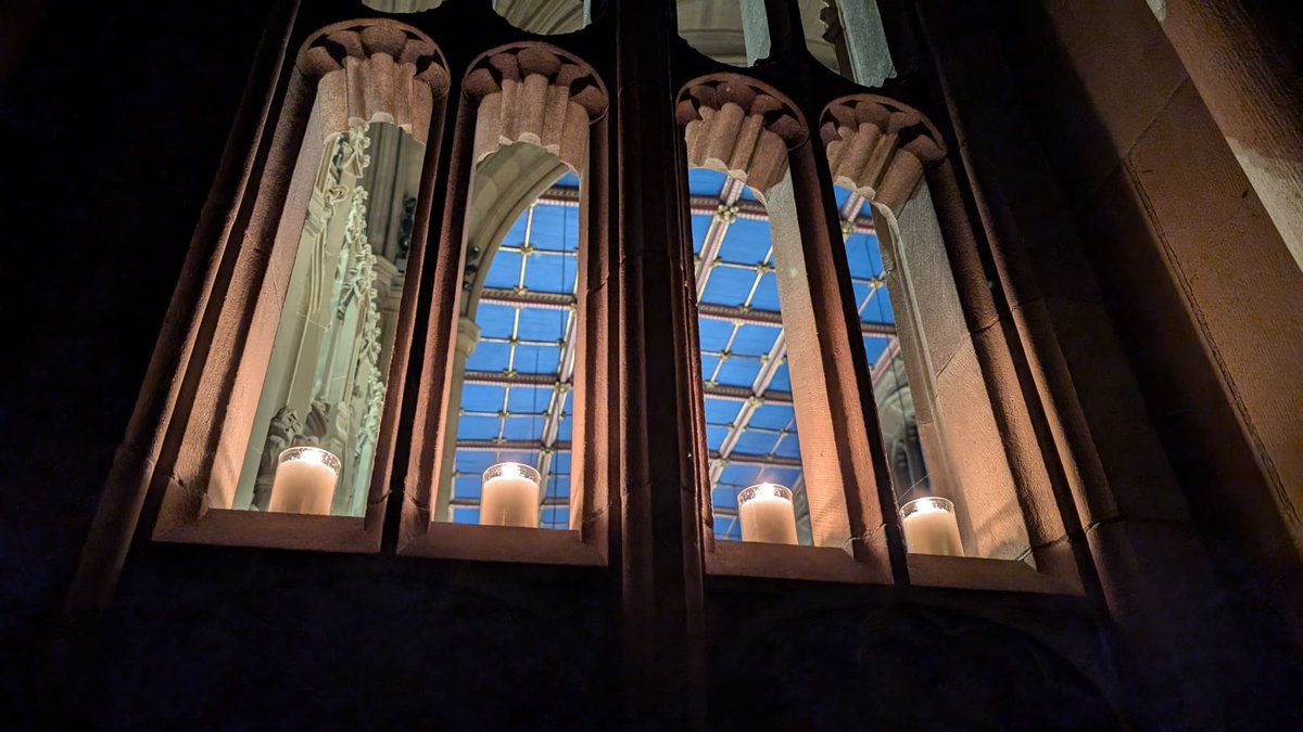 Wakefield Cathedral tweet media