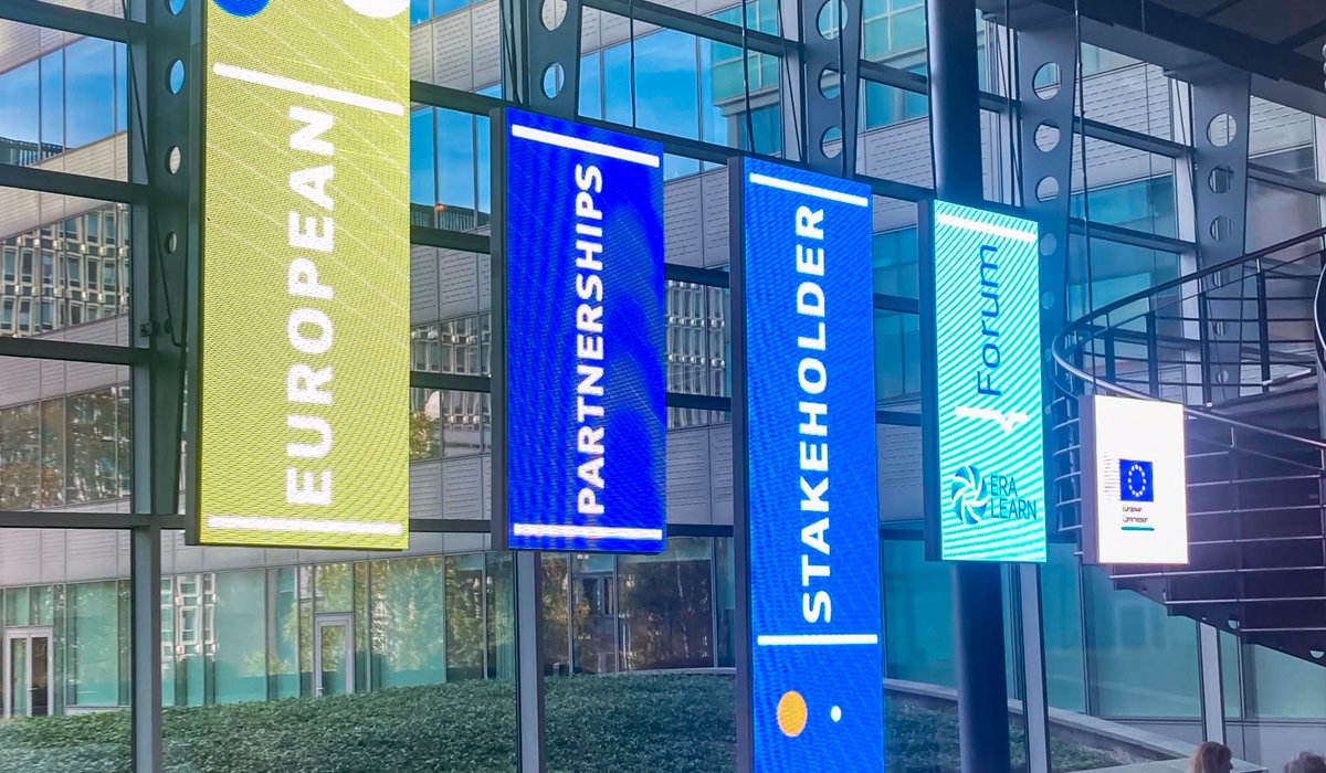 FECYT_Ciencia's tweet photo. 📢 #FECYT participa en la organización del Partnership Stakeholder Forum, evento anual de #ERALEARN y @EU_Commission que reúne al ecosistema de partenariados europeos para compartir experiencias, problemáticas y éxitos.
https://t.co/IXaaihrs8P https://t.co/pxaWyltesL