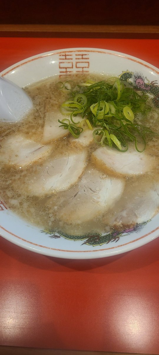 hakatazin's tweet photo. 問題。
どこの何ラーメンでしょうか？
見事的中の方には何か考えましょう☺️ https://t.co/dzJmsBiNXE