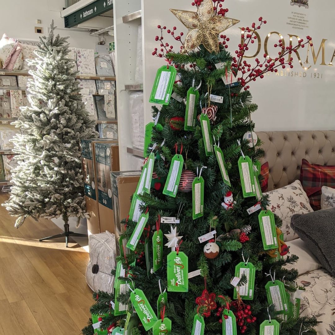 paveawaysltd's tweet image. 🎁 It&apos;s #GivingTuesday, and this year the Pave Aways team is supporting Dunelm’s Delivering Joy campaign, spreading festive cheer to those in our local community! 🎄✨ #Dunelm #DeliveringJoy #CommunitySupport #Christmas