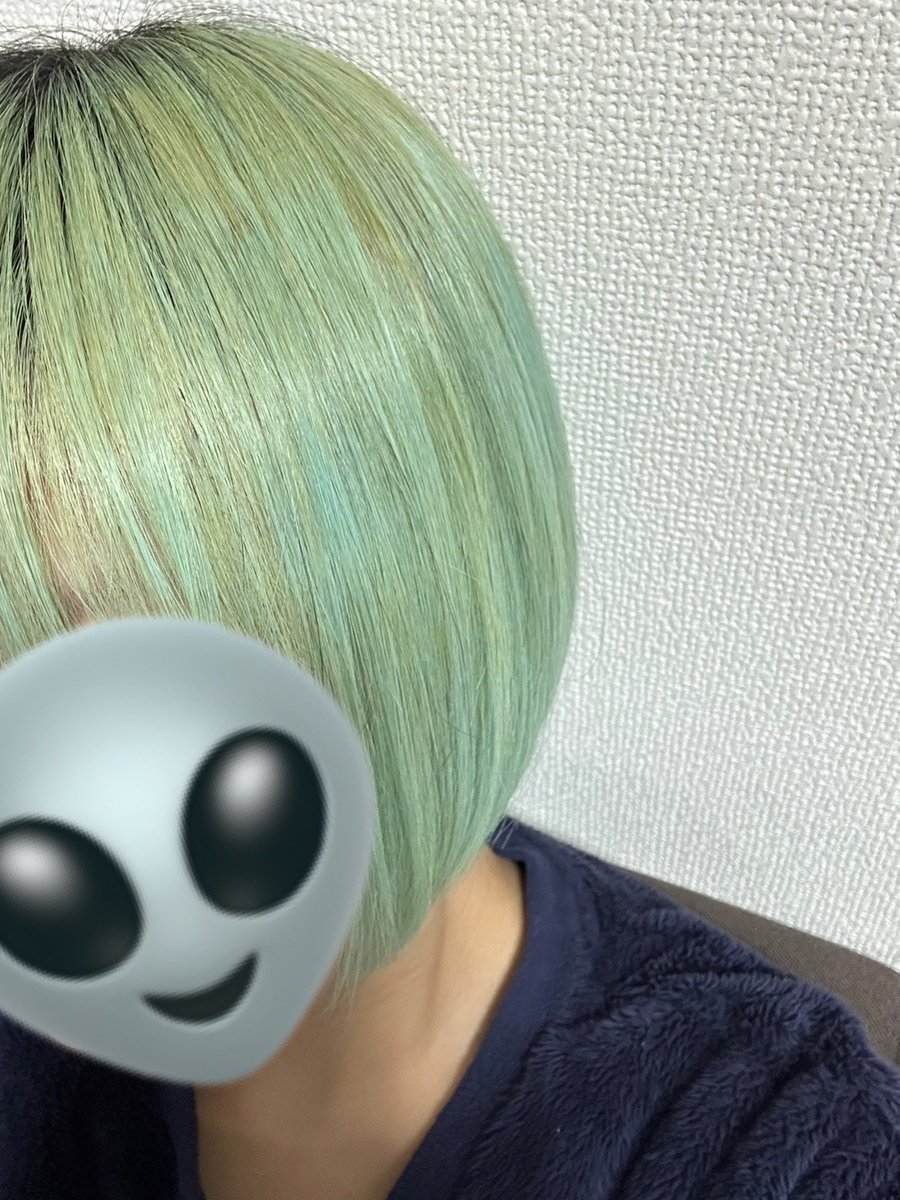Tomo_PLC_SDLAY's tweet photo. やっと届いた💦
今回、届くまでに2週間😂
喘息が落ち着いたらゆっくり染髪しよう😌
色落ち凄くて金も出すぎ🤣
早くガッツリ染髪したい🥺🤯
#クレイジーカラー
#No53
#エメラルドグリーン https://t.co/x5zmYl9ClT