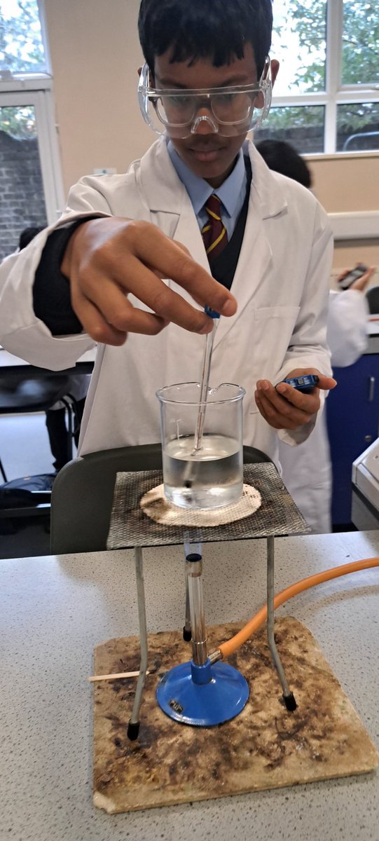 7C getting ready for their first MYP B assessment! Some brilliant scientific minds already, and it has only been a couple of months since starting at DGS! <a href="/DrCourtDGS/">Dr Court</a> <a href="/DartfordGS/">Dartford Grammar</a>